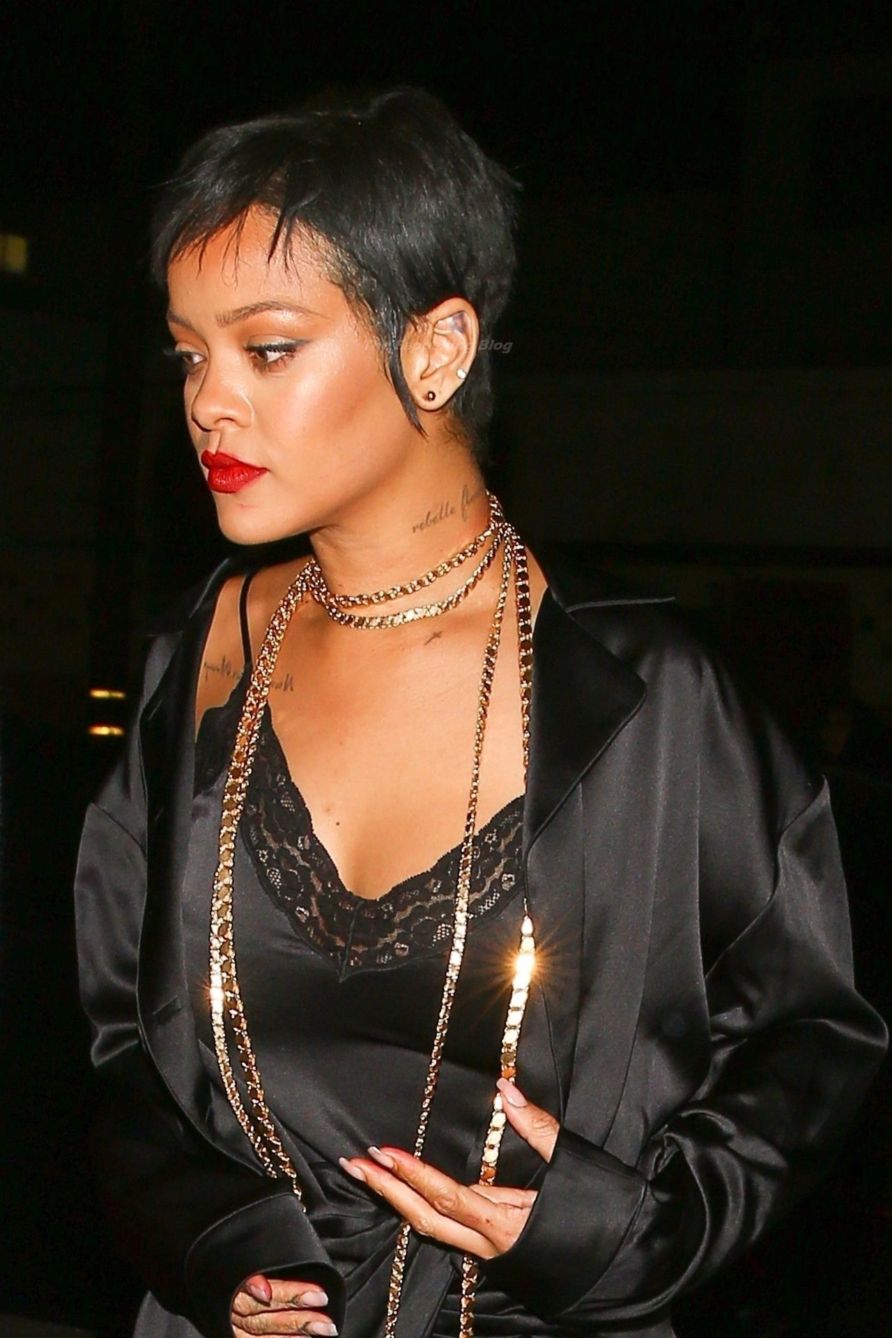 Rihanna-Sexy-The-Fappening-Blog-13.jpg