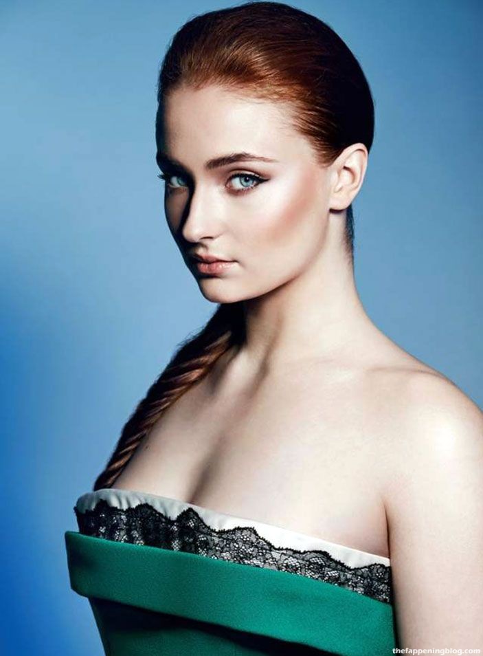 Sophie Turner Sexy Collection – Part 2 (140 Photos + Videos)