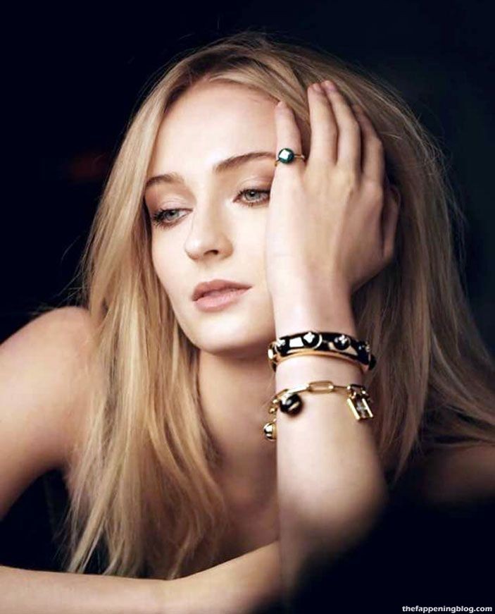 Sophie Turner Sexy Collection – Part 2 (140 Photos + Videos)