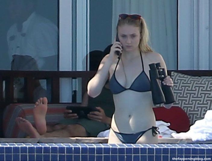 Sophie Turner Sexy Collection – Part 2 (140 Photos + Videos)