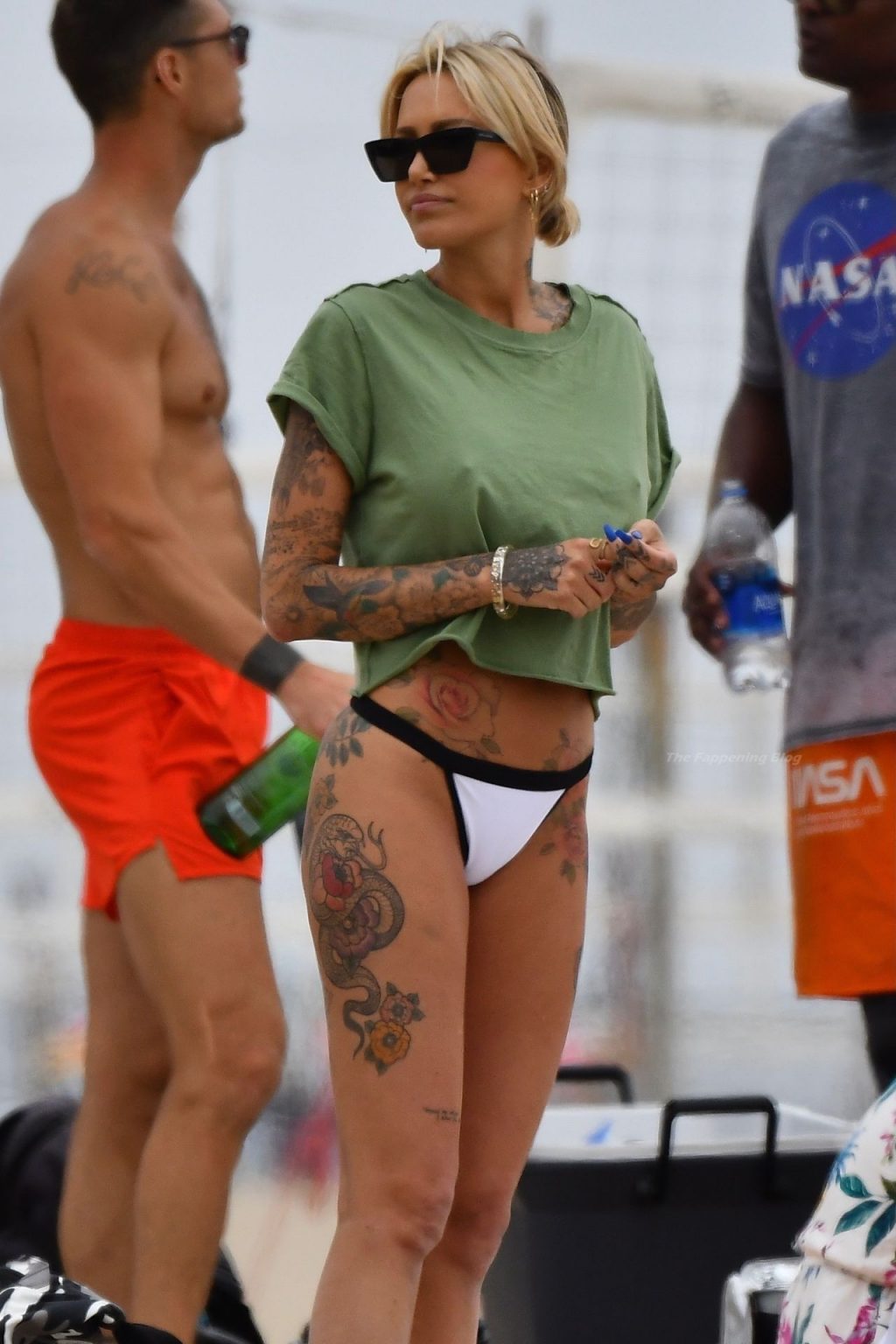 Tina Louise is Seen on the Beach with Her Boyfriend and Friends (164 Photos)