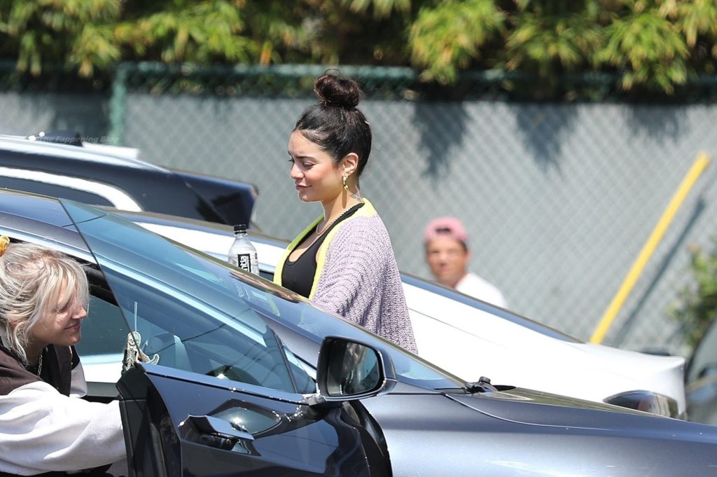 Vanessa Hudgens Arrives for a Workout at the Dogpound Gym (67 Photos)