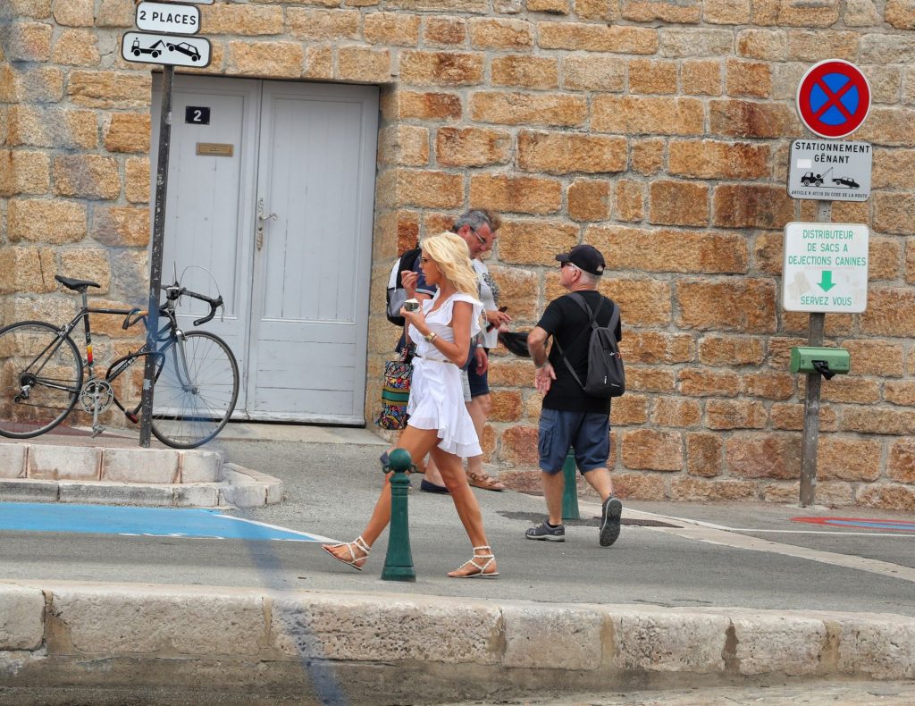 Leggy Victoria Silvstedt is Seen Shopping in Saint Tropez (65 Photos)