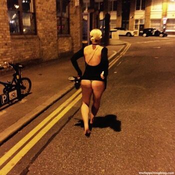 Vicky Longley / honestdancingmum Nude Leaks Photo 11