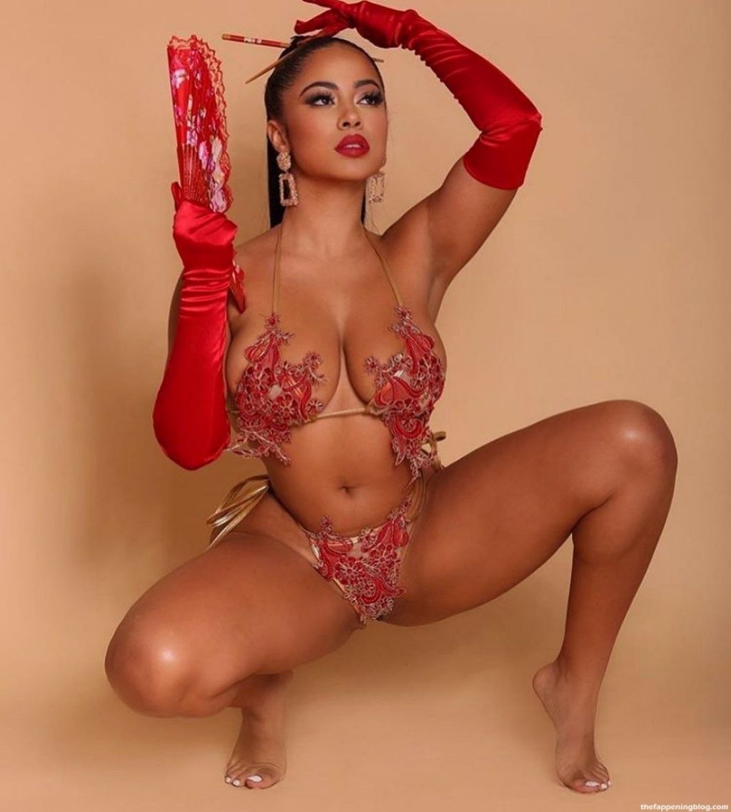 Yasmine Lopez Nude &amp; Sexy (129 Photos + Video)