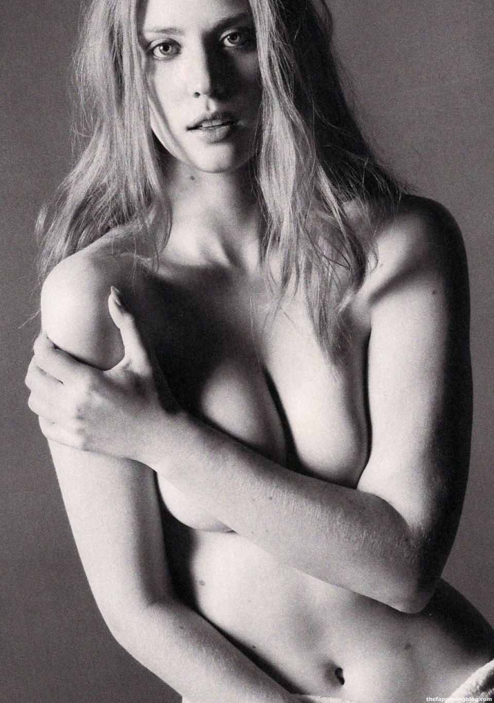 Deborah ann woll nip slip