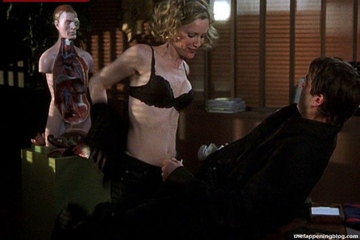 leslie-mann-sex-scene-83404-thefappeningblog.com-1.jpg