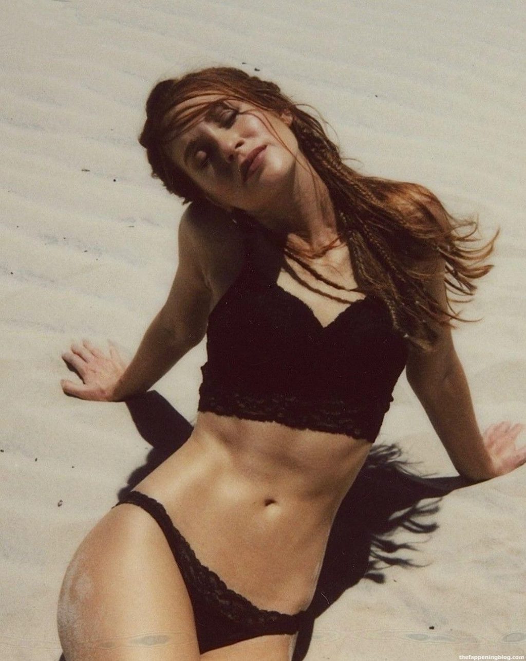 Marina Ruy Barbosa Nude &amp; Sexy (25 Photos)