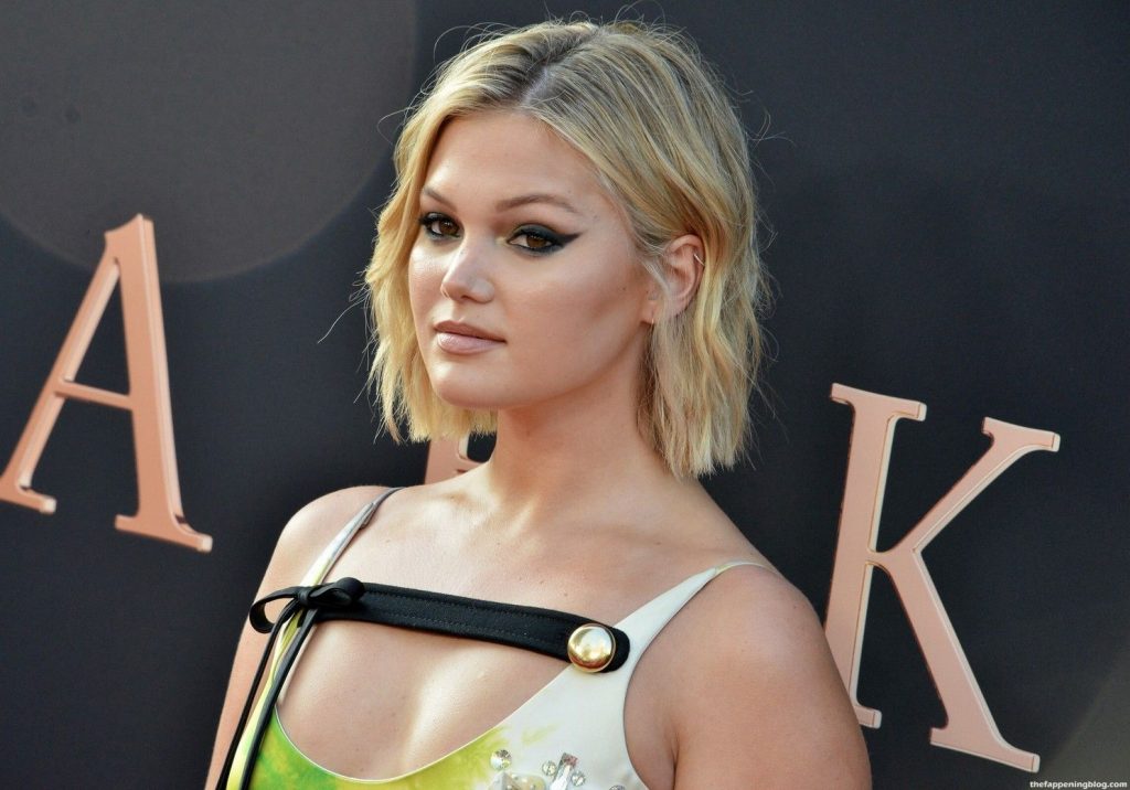 Olivia Holt Slightly NUDE &amp; Hot (156 Photos + Sexy Video Scenes)