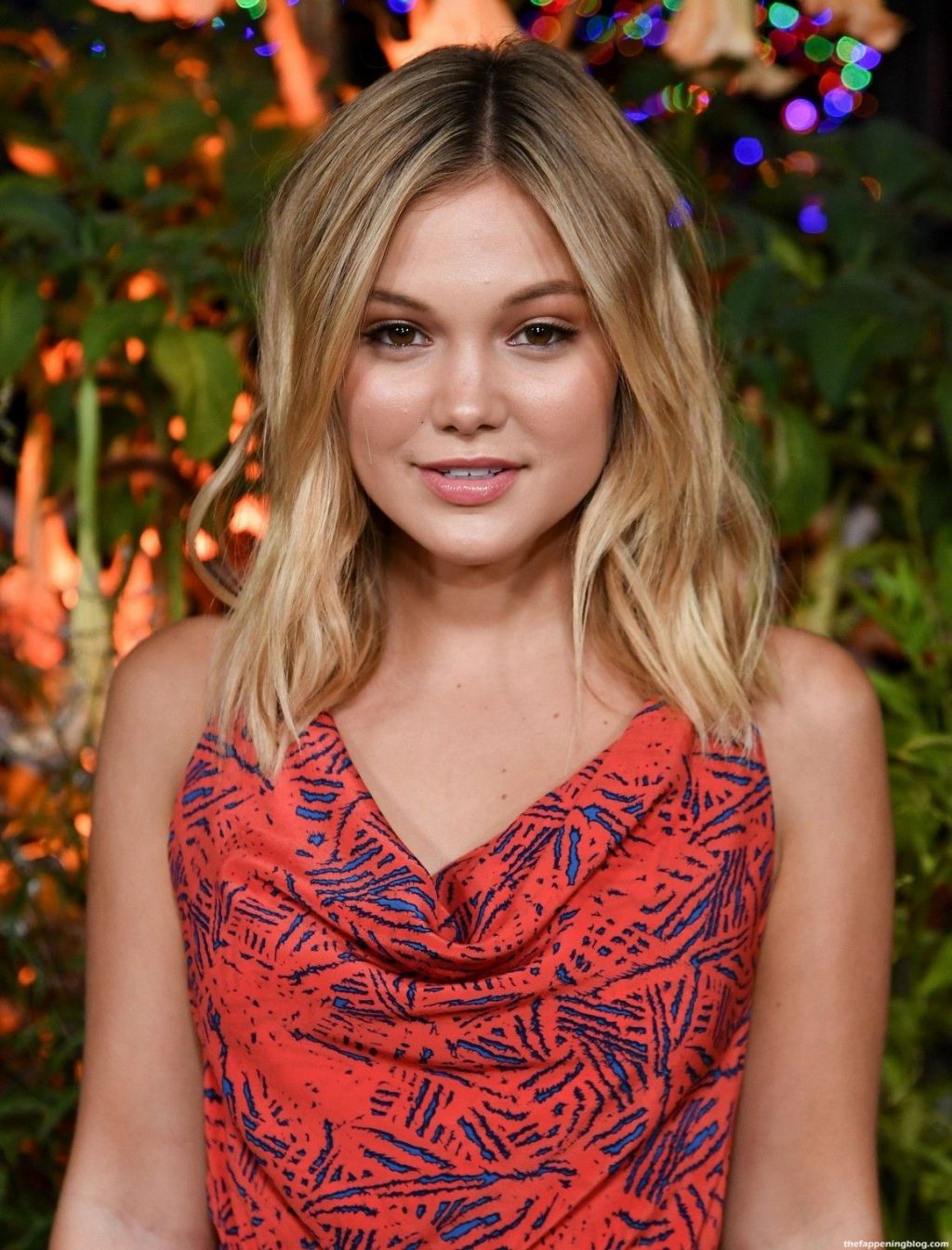 Olivia Holt Slightly NUDE &amp; Hot (156 Photos + Sexy Video Scenes)