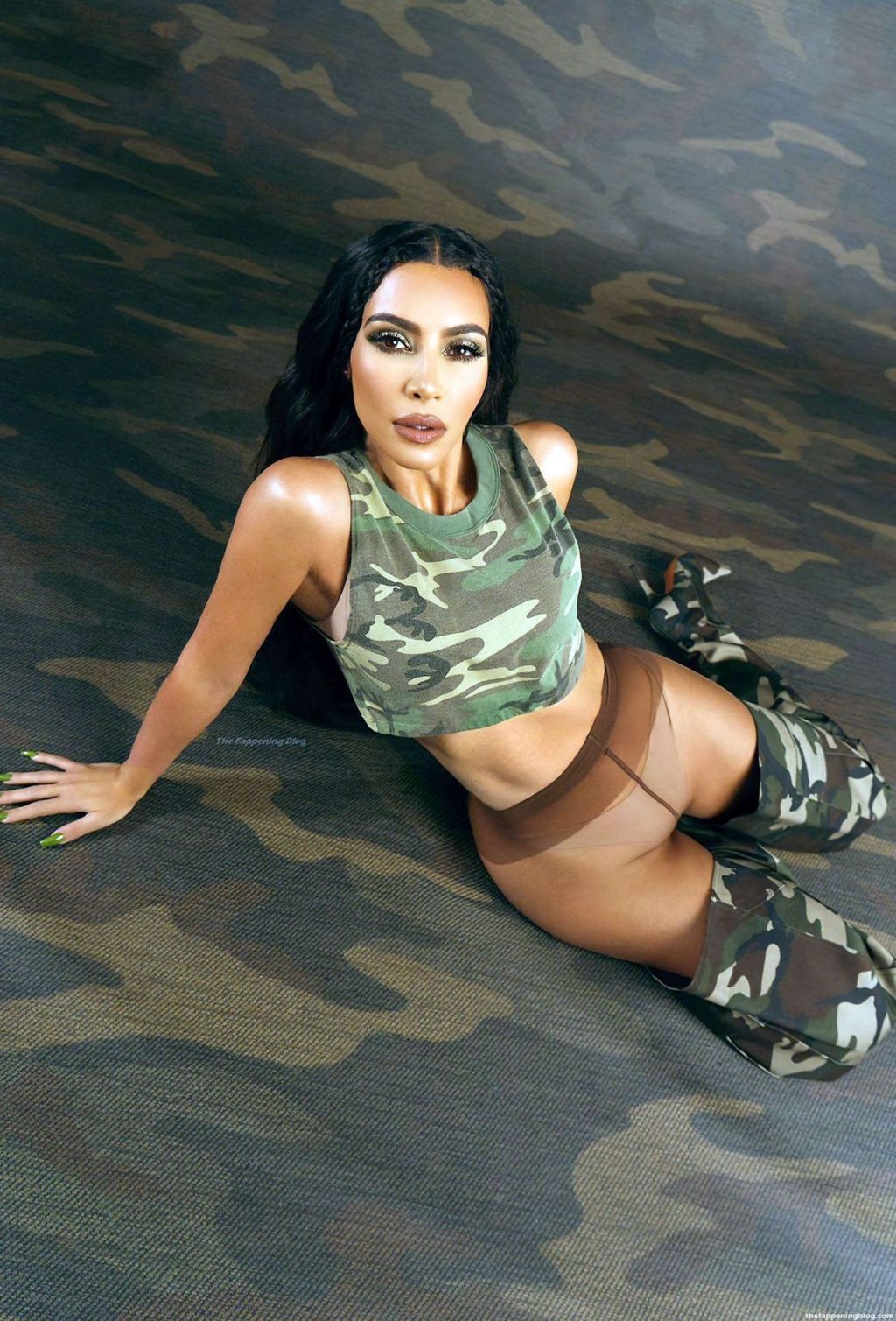 Kim Kardashian Nude &amp; Sexy Collection – Part 2 (150 Photos + Video)