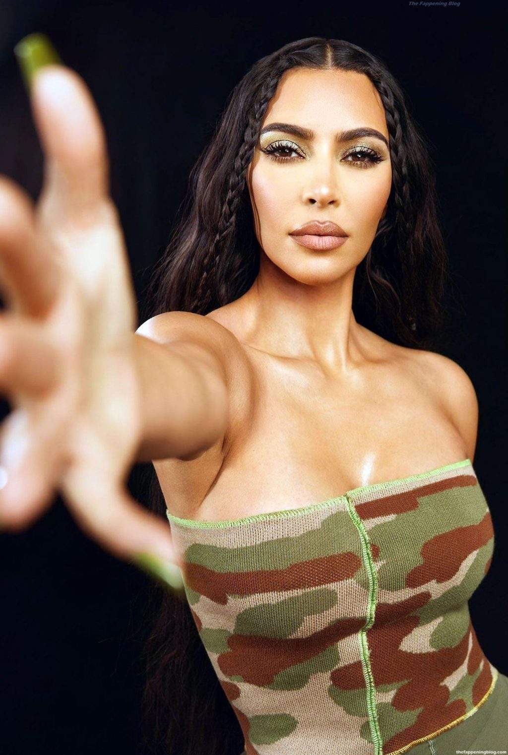 Kim Kardashian Nude &amp; Sexy Collection – Part 2 (150 Photos + Video)