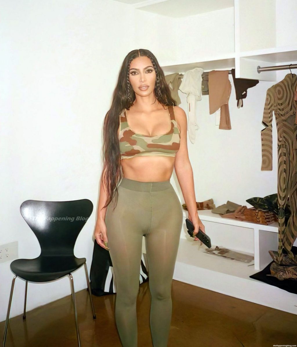 Kim Kardashian Nude &amp; Sexy Collection – Part 2 (150 Photos + Video)