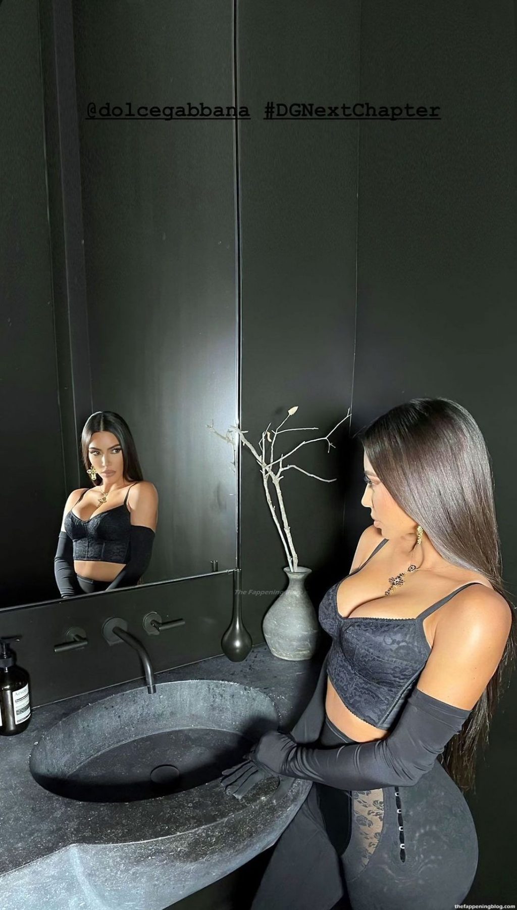Kim kardashian mirror nude