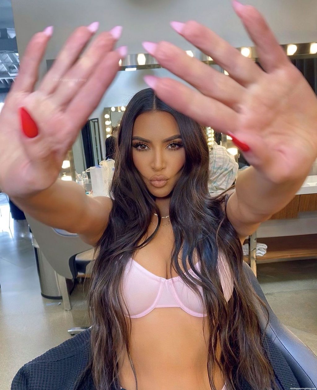 Kim Kardashian Nude &amp; Sexy Collection – Part 2 (150 Photos + Video)