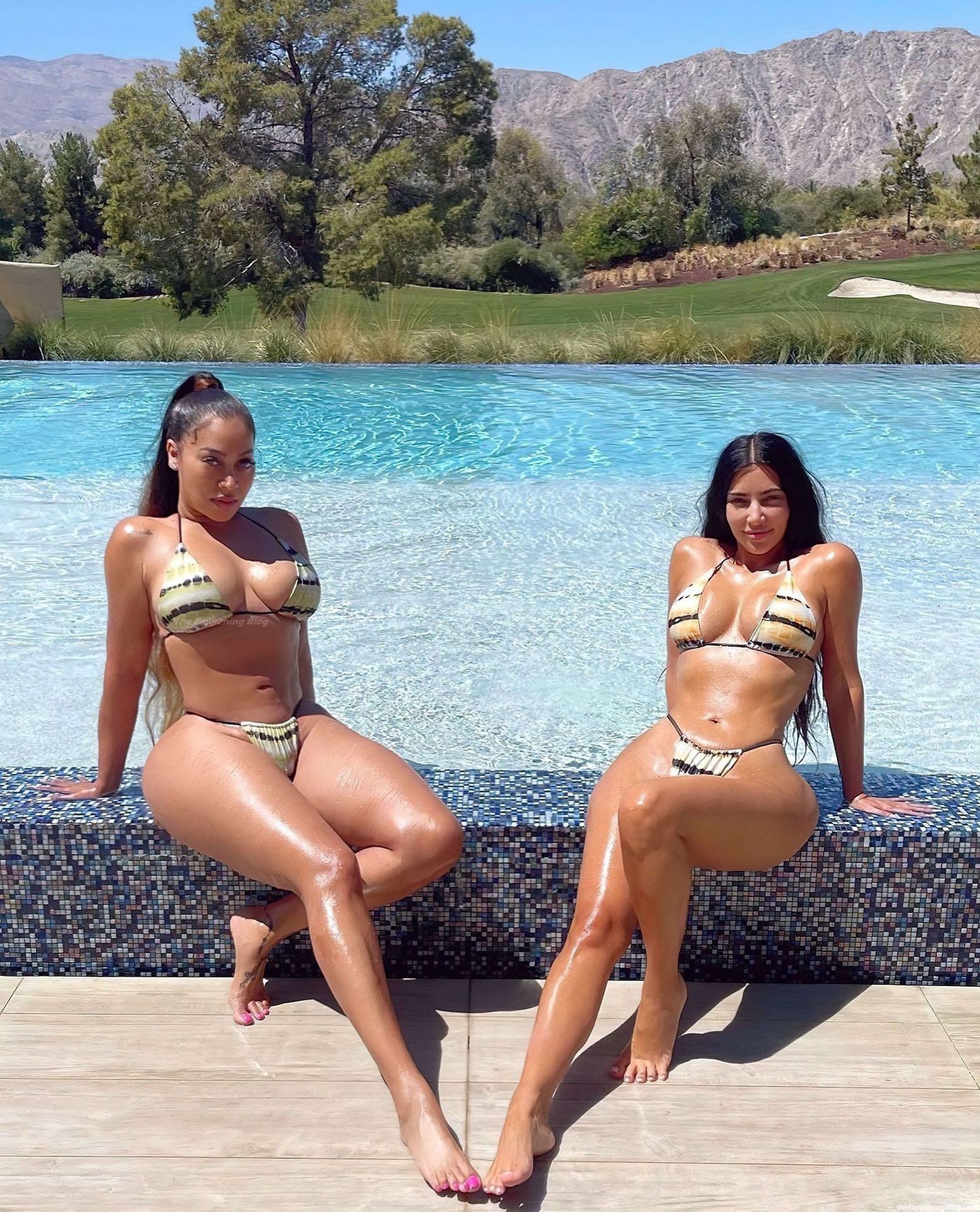 0601082634864_129_Kim-Kardashian-beautiful-sexy-topless-sextape-butt-boobs-31-thefappeningblog.com1_.jpg