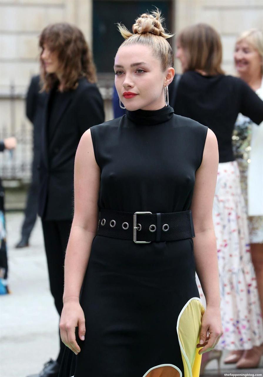 0617040802096_160_Florence-Pugh-Sexy-Hot-Braless-18-thefappeningblog.com1_.jpg