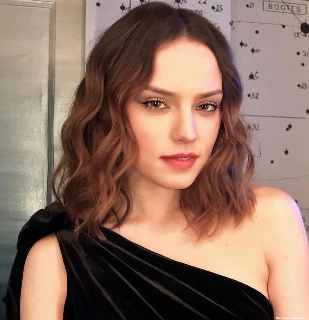 Daisy Ridley Nude &amp; Sexy (128 Photos + Possible LEAKED Porn &amp; Topless Scenes)