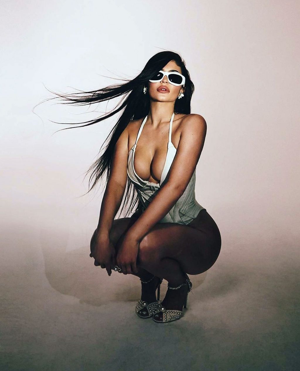 Kylie Jenner Sexy Collection – Part 2 (114 Photos)