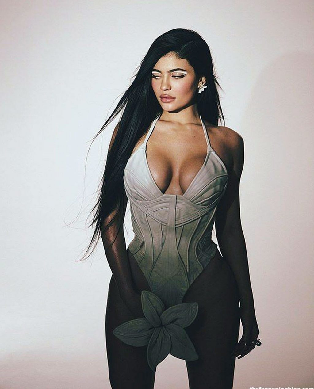 Kylie Jenner Sexy Collection – Part 2 (121 Photos) [Updated]