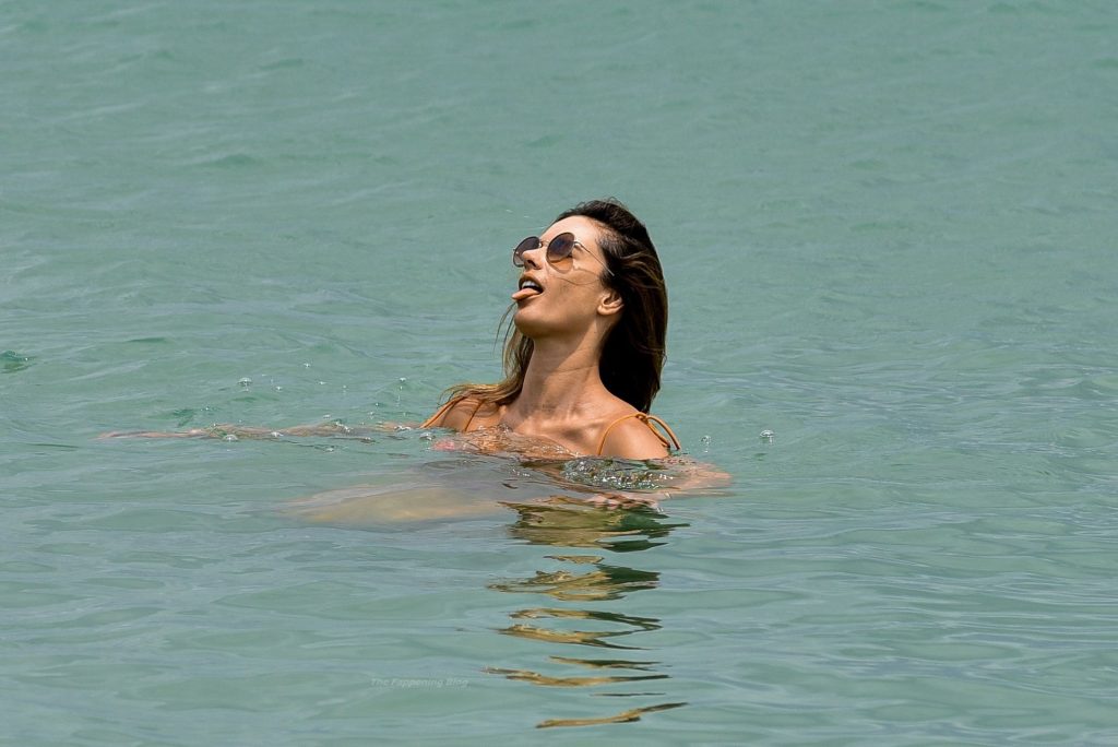 Alessandra Ambrosio Shows Off Her Sculptured Body During Beach Day in Florianópolis (40 Photos)