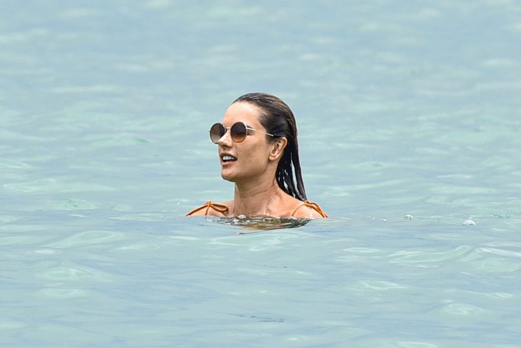 Alessandra Ambrosio Shows Off Her Sculptured Body During Beach Day in Florianópolis (40 Photos)