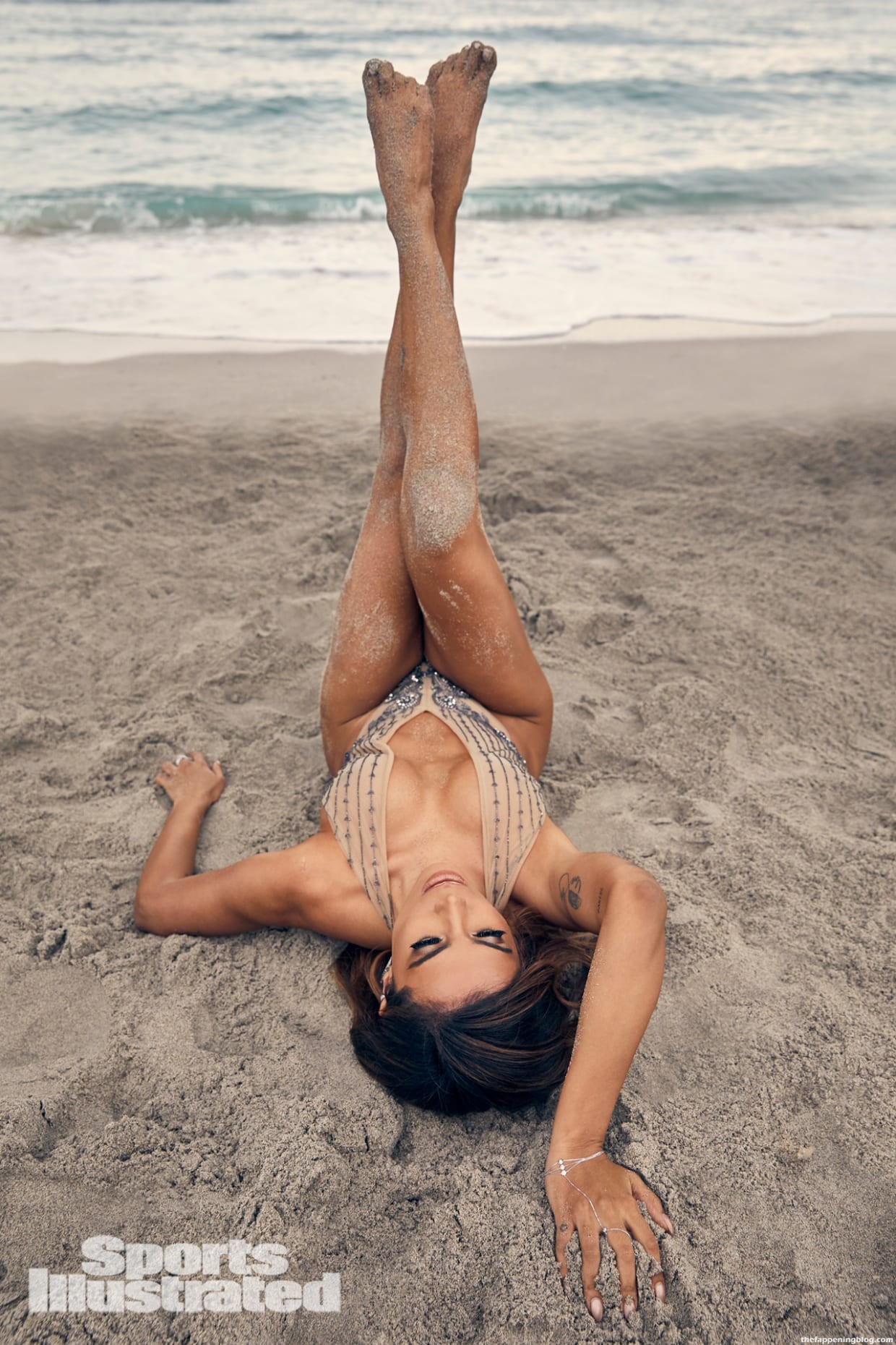 Anitta-Sexy-Sports-Illustrated-Swimsuit-39-thefappeningblog.com_.jpg
