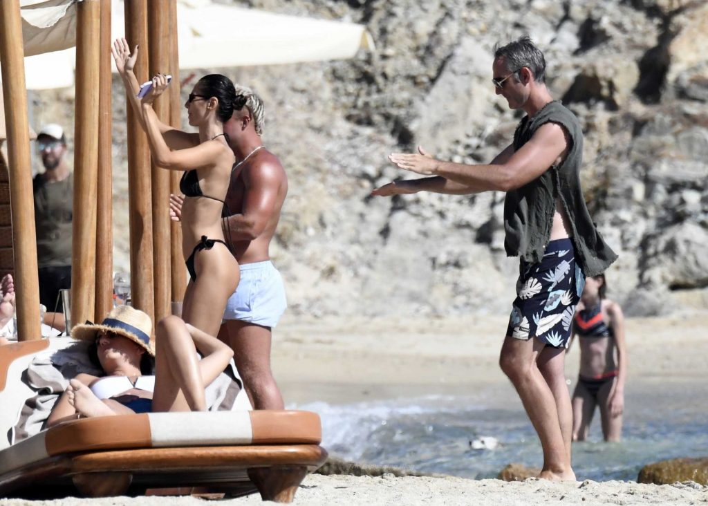 Anna Safroncik is Seen During Torrid Passion with her Boyfriend on the Beach in Mykonos (102 Photos)