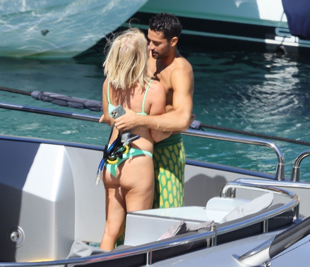 Caroline Stanbury Puts on a Passionate Display with Her Boyfriend on Holiday in Mykonos (45 Photos)