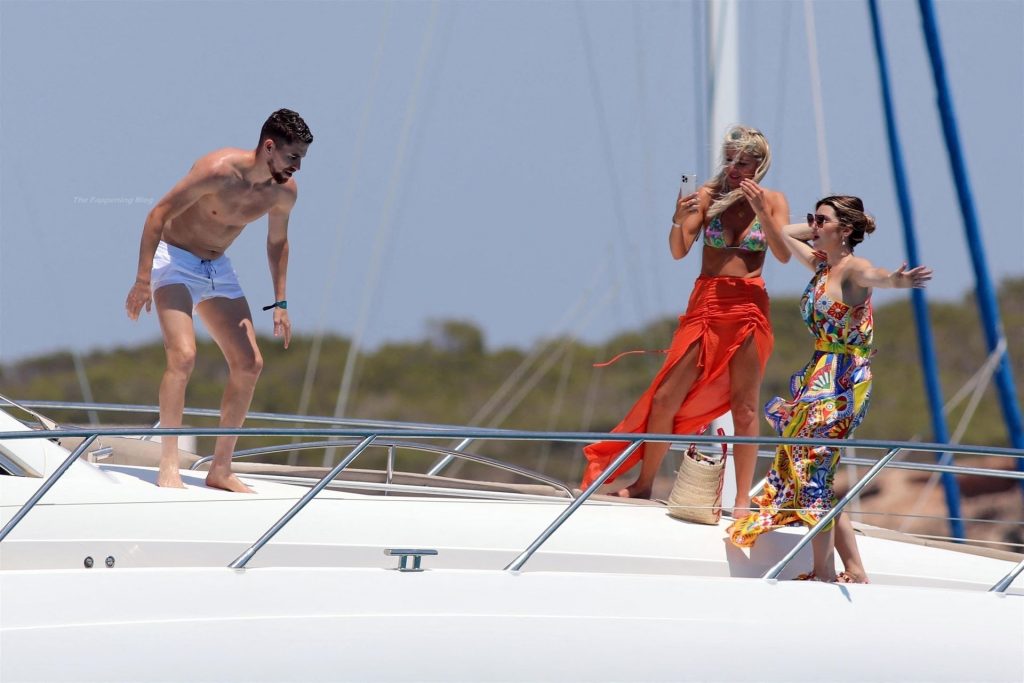 Jorginho &amp; Catherine Harding Enjoy Their Summer Holiday in Formentera (42 Photos)