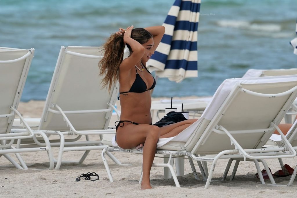 Chantel Jeffries is Seen in a Black Bikini at the Beach in Miami (16 Photos + Video) [Updated]