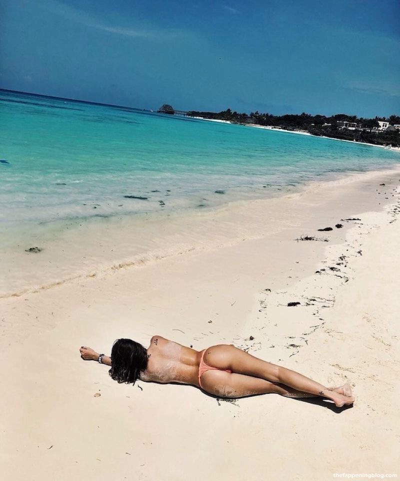 Chiara Nasti Nude &amp; Sexy Collection (53 Photos)