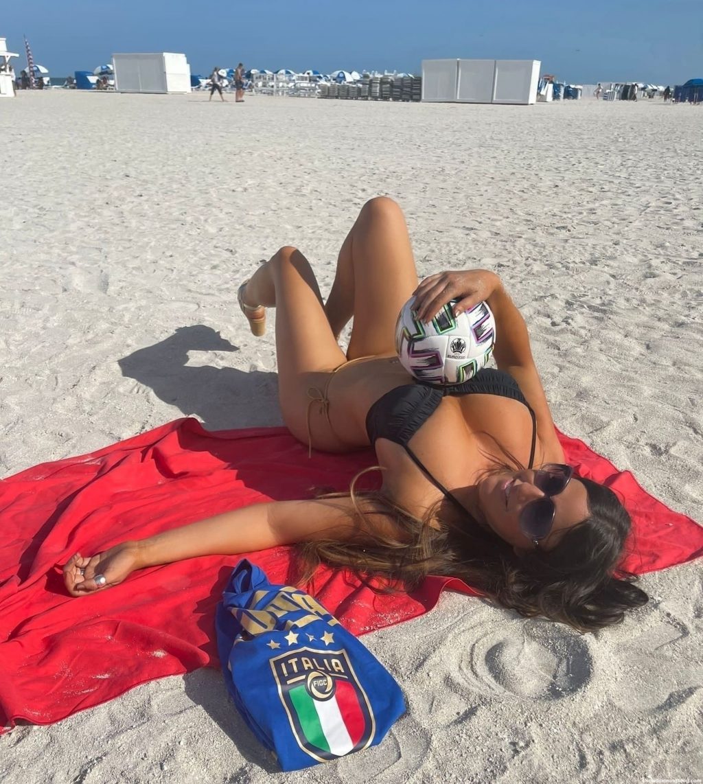 Claudia Romani Poses on the Beach in Miami (16 Photos) [Updated]