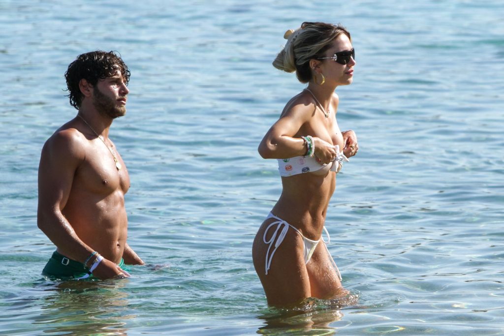 Delilah Belle Hamlin Looks Sensational in a Barely-There Bikini in Mykonos (49 Photos)