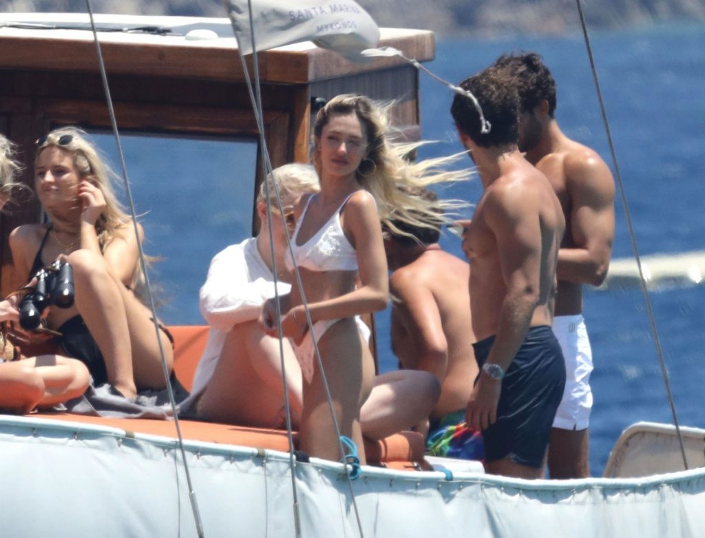 Delilah Belle Hamlin Puts on a Sultry Display on Holiday with Eyal Booker During a Boat Trip in Mykonos (82 Photos)