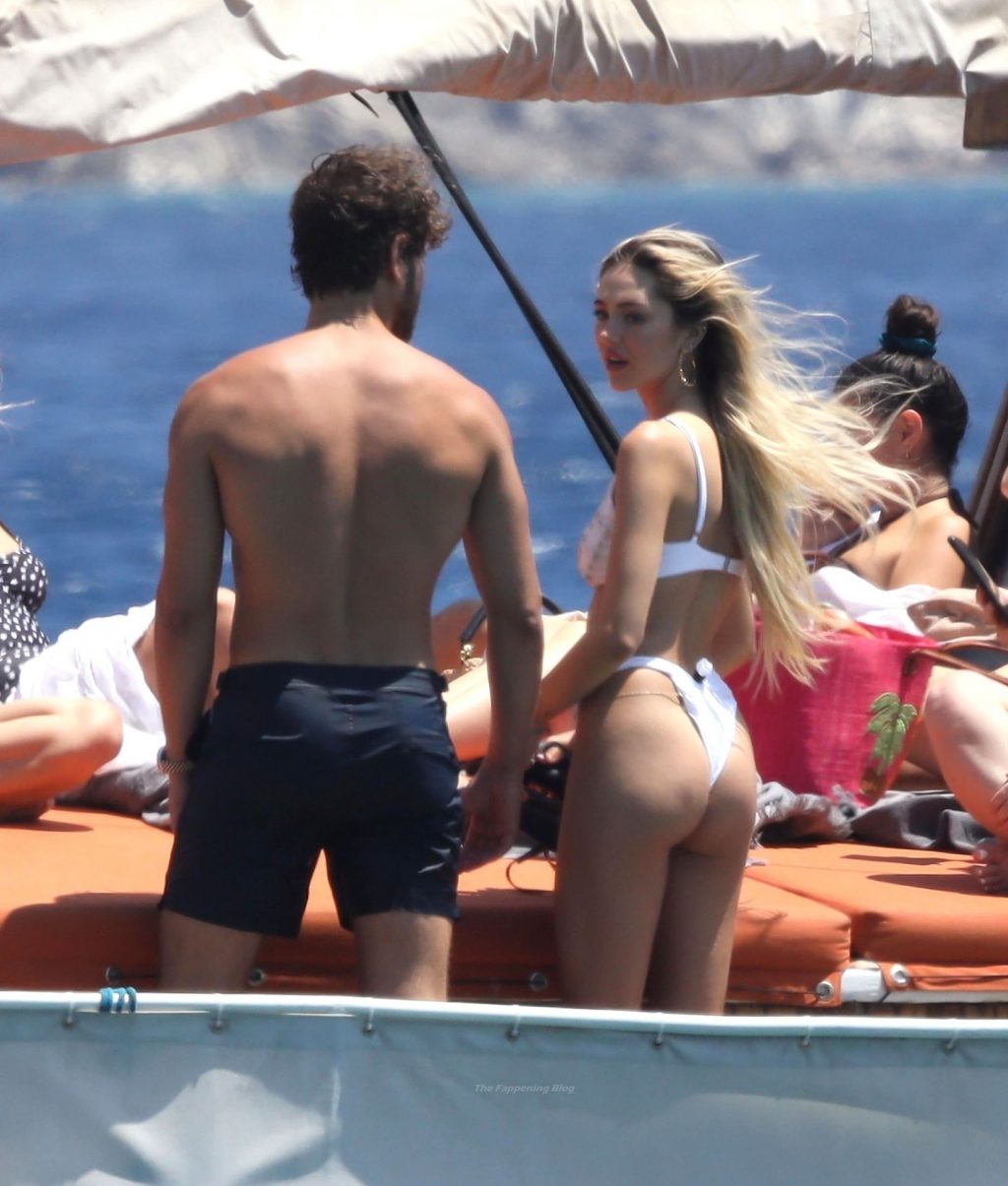 Delilah Belle Hamlin Puts on a Sultry Display on Holiday with Eyal Booker During a Boat Trip in Mykonos (82 Photos)