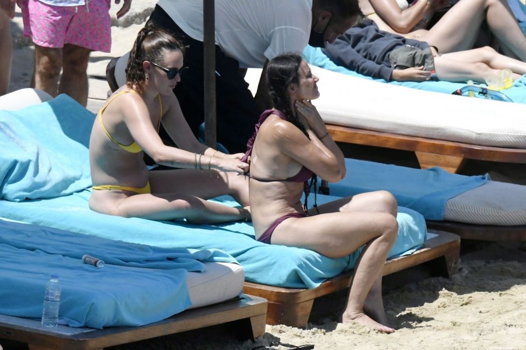 Demi Moore &amp; Rumer Willis Enjoy a Day on the Beach in Mykonos (111 New Photos)