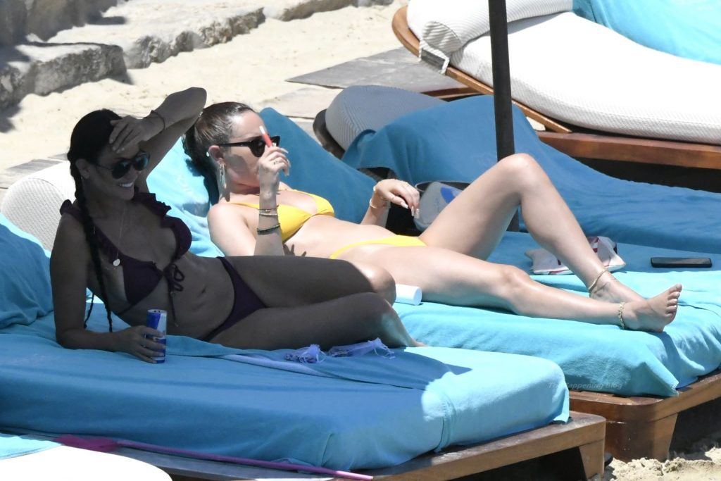Demi Moore &amp; Rumer Willis Enjoy a Beach Day in Mykonos (113 Photos)