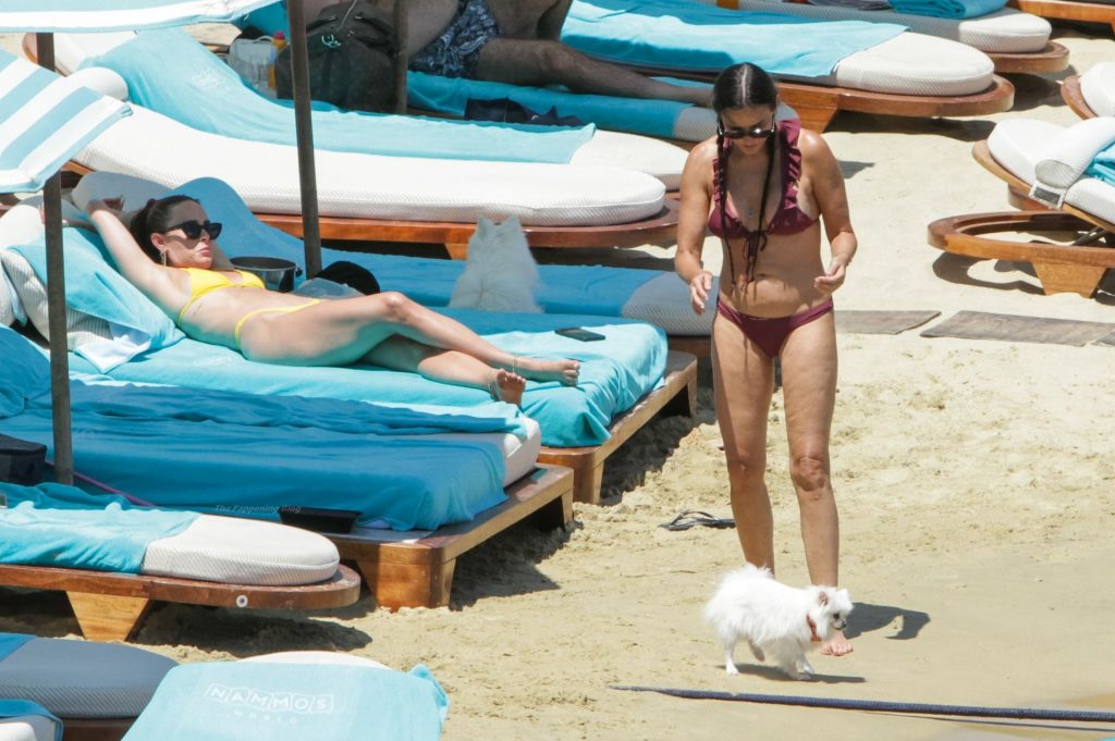 Demi Moore &amp; Rumer Willis Showcase Enviable Beach Bodies While on Vacation in Mykonos (130 New Photos + Video) [Updated]
