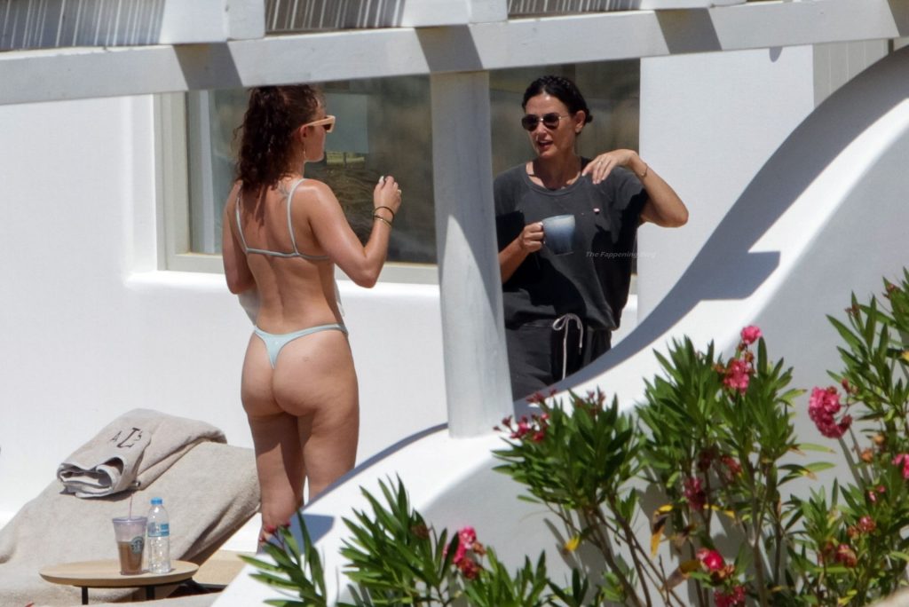 Demi Moore Goes Through a Rigorous Stretching Routine on Holiday with Rumer Willis (28 Photos)