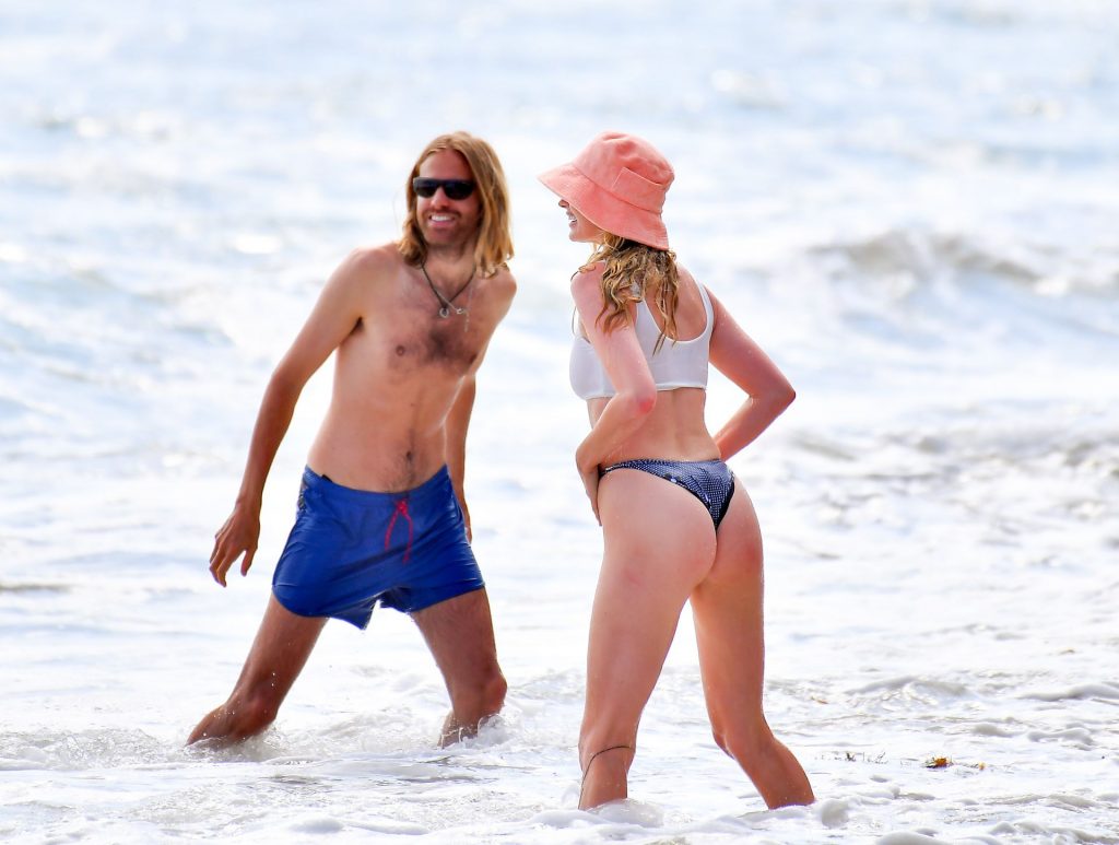 Elsa Hosk Goes Nude on the Beach in Santa Monica (46 Photos) Updated 07/23/...