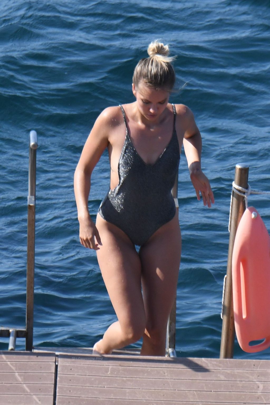 Ema Kovac Stuns in an One-Piece Bikini in Ischia (29 Photos)
