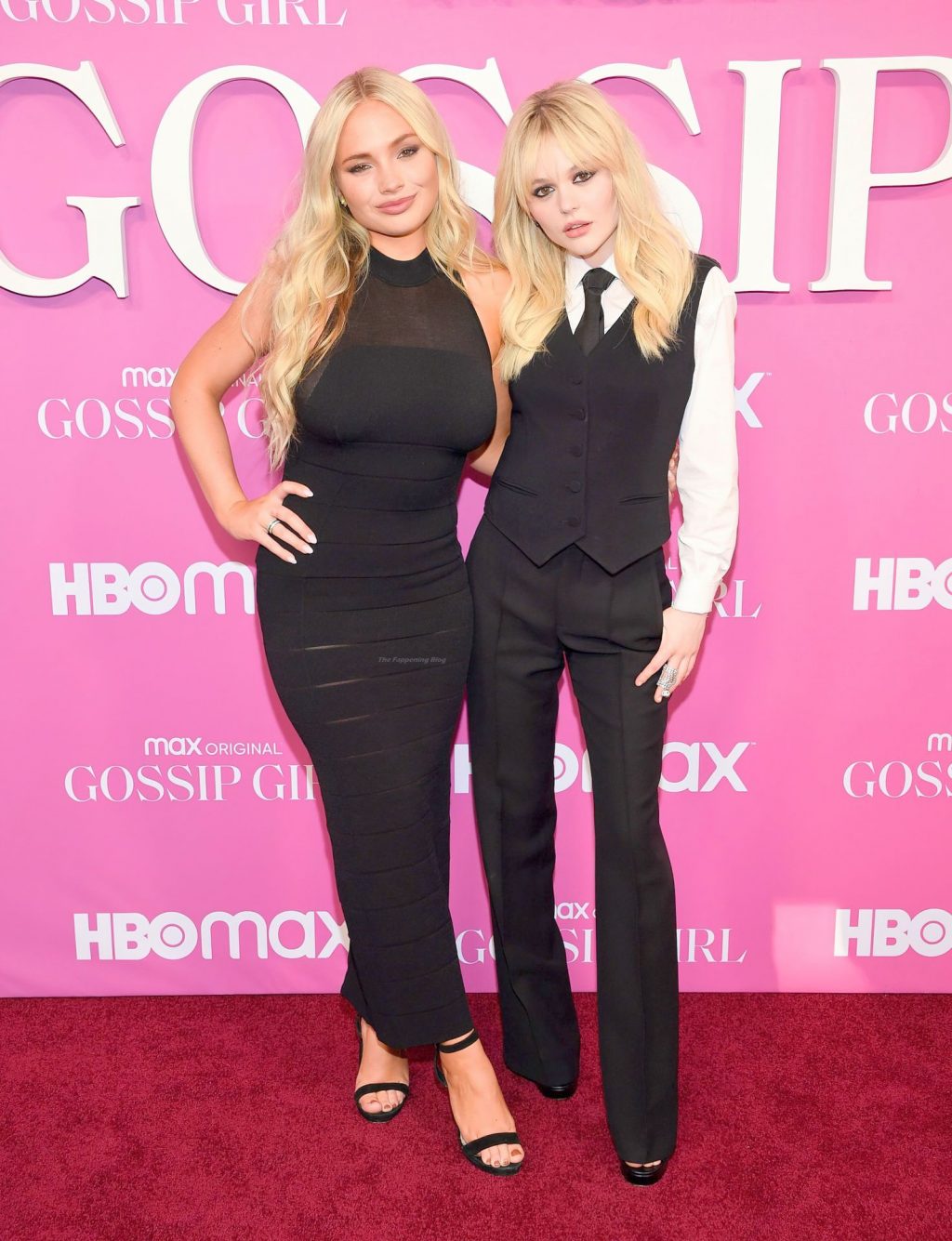 Emily and Natalie Alyn Lind Make Sexy Lesbian Kiss at The Gossip Girl Premiere in New York (56 Photos)