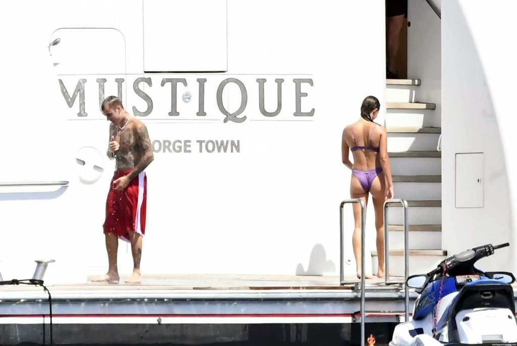 Justin Bieber &amp; Hailey Bieber Enjoy Their Romantic Getaway on the Greek Island of Milos (46 Photos)