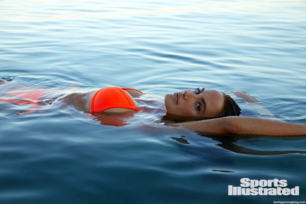 Haley Kalil Sexy – Sports Illustrated Swimsuit 2021 (49 Photos)