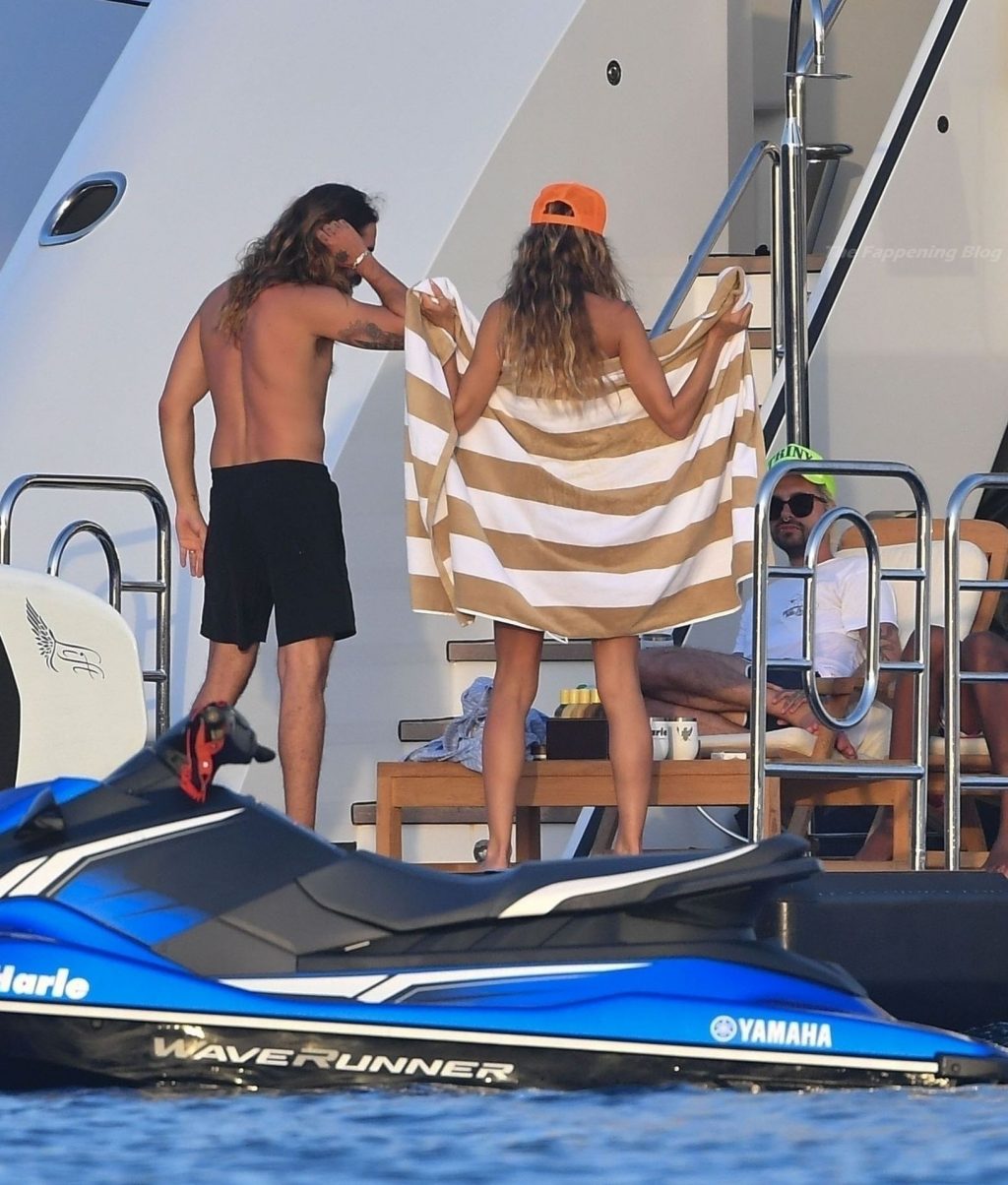 Heidi Klum Packs on the PDA with Tom Kaulitz During Their Family Holiday in Italy (81 Photos)