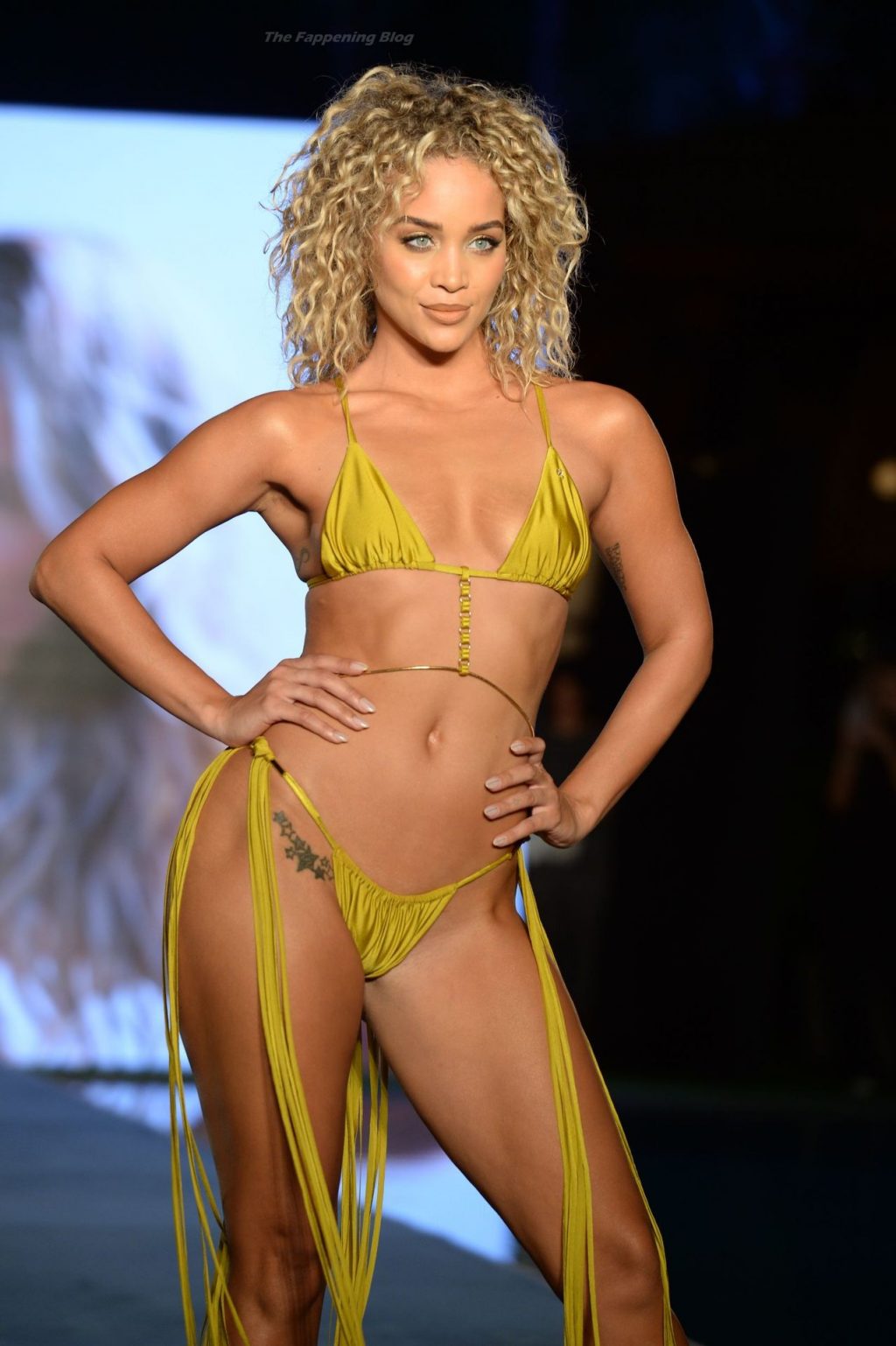 Tittyless Jasmine Sanders Wows at the 2021 Sports Illustrated Swimsuit Runway Show (105 Photos)