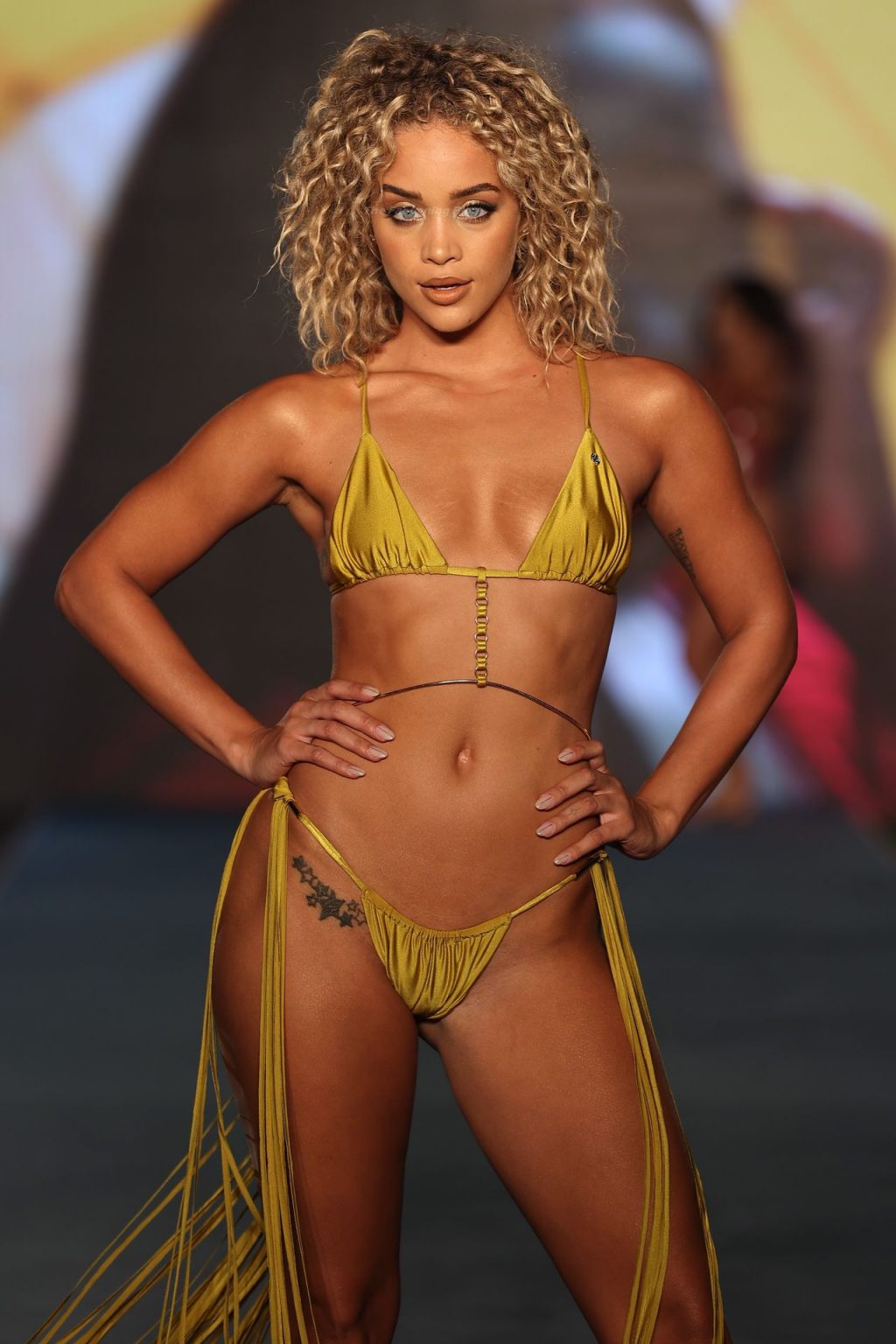 Tittyless Jasmine Sanders Wows at the 2021 Sports Illustrated Swimsuit Runway Show (105 Photos)
