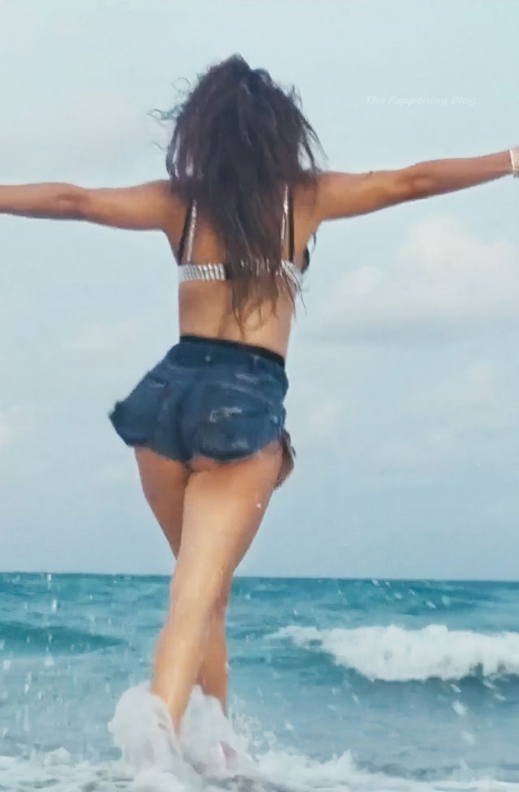Jennifer Lopez Sexy – Cambia el Paso (36 Photos)