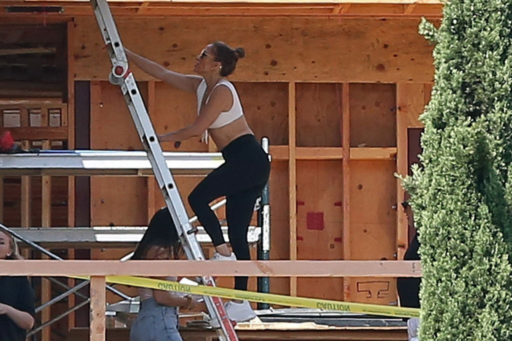 Jennifer Lopez is Seen Climbing to New Heights in Her Search For the Perfect Home For Her and Ben Affleck (51 Photos)